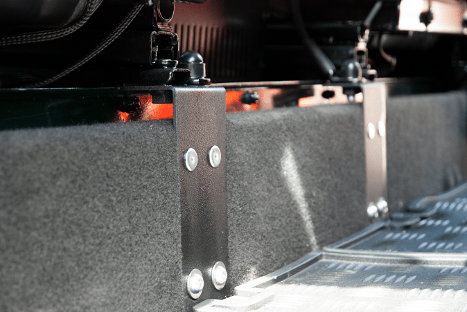 Arkonik Landrover Seat roller bracket.png